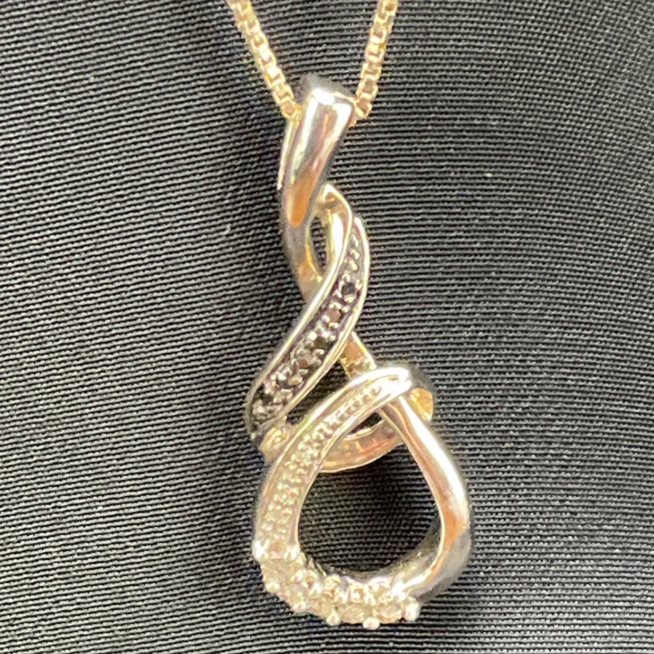 Kay Jewelers Sterling Silver Natural Diamond Infinity Figure 8 W Necklace 18"